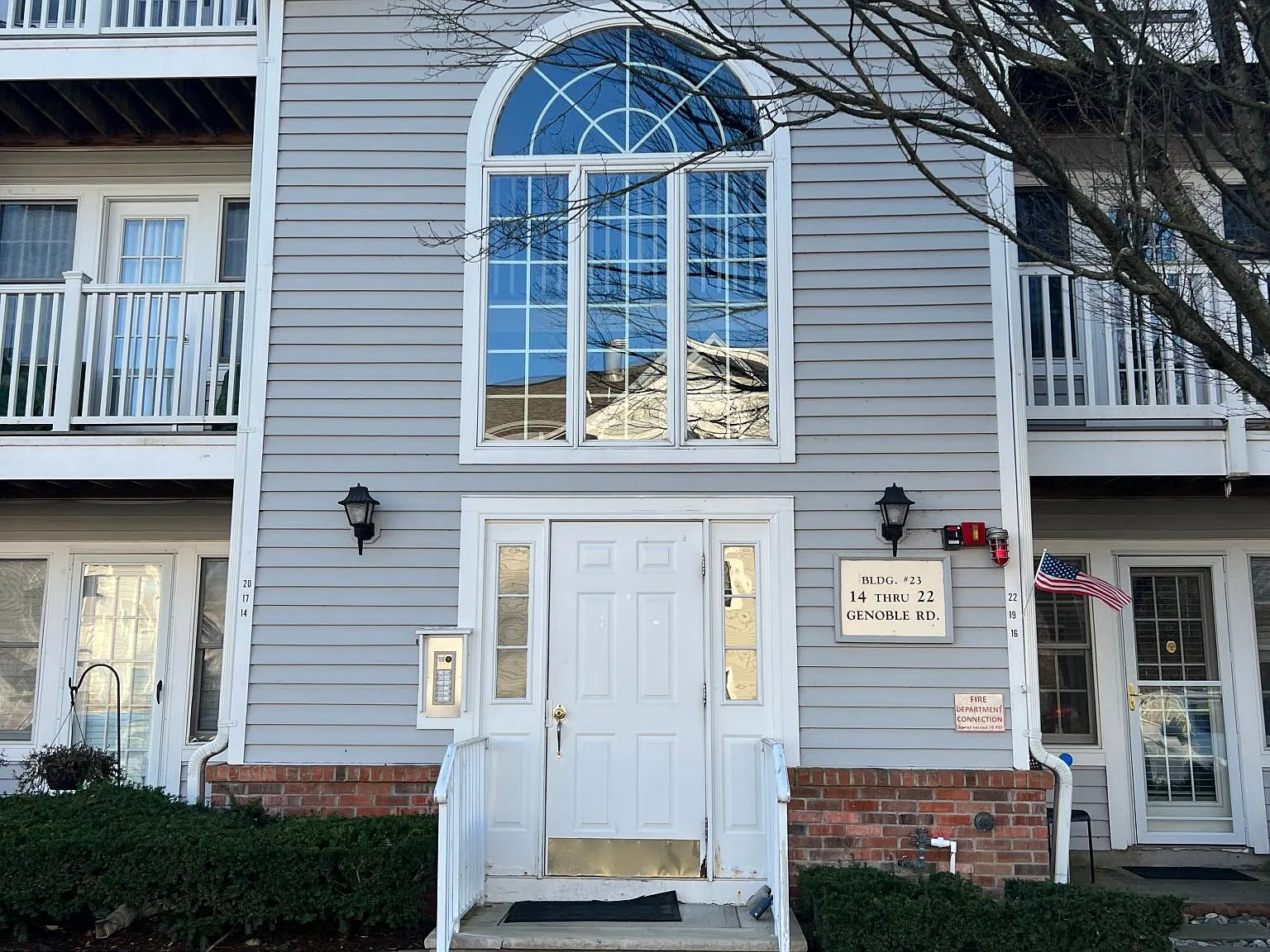 20 Genoble Rd — Photo 2