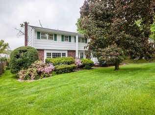 8 Jensen Rd, Sayreville, NJ 08872