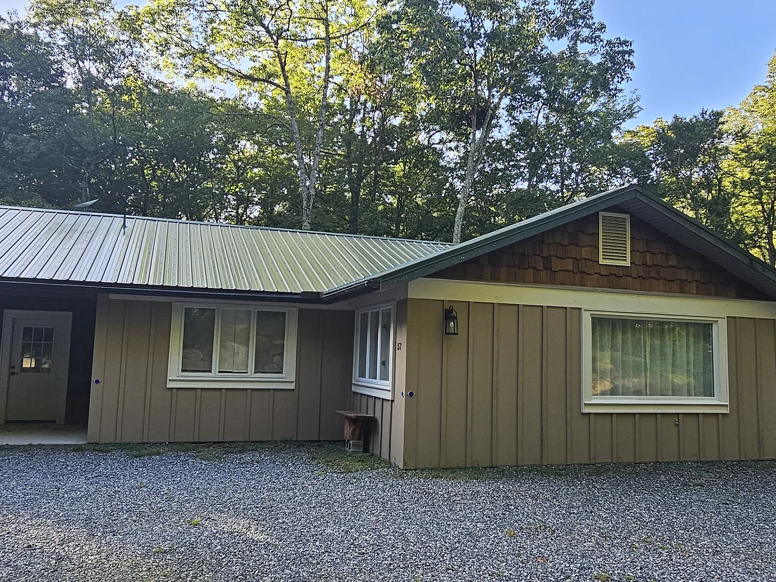 2 bed, 2.5 bath, 1600 sqft, $2,200 — Photo 1