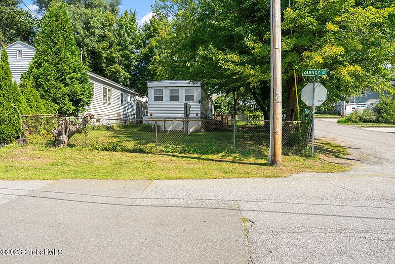 4th image of 26 Quincy Street