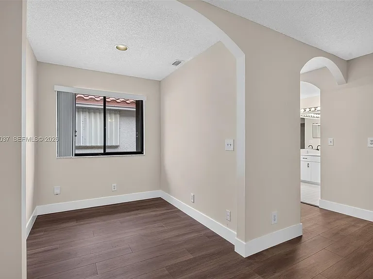 587 NW 38th Ave — Photo 17