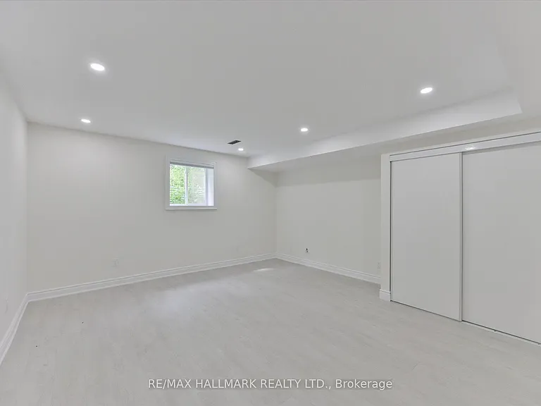 13918 Leslie St E — Photo 31