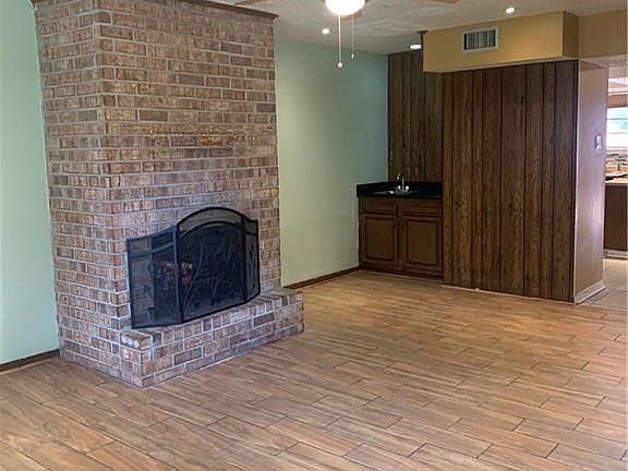 5th image of 4479 Woodland Dr APT C