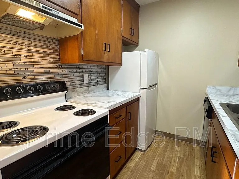 4900 Huntington Ave #4 — Photo 7