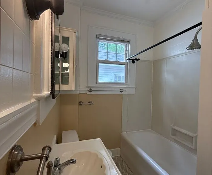420 N Laurel Ave — Photo 11