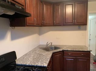 7516 N Ridge Blvd, Chicago, IL 60645