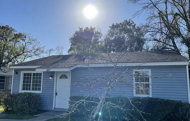 807 Bremen Ave — Photo 1