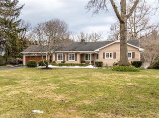 9 Country Club Dr, Rochester, NY 14618