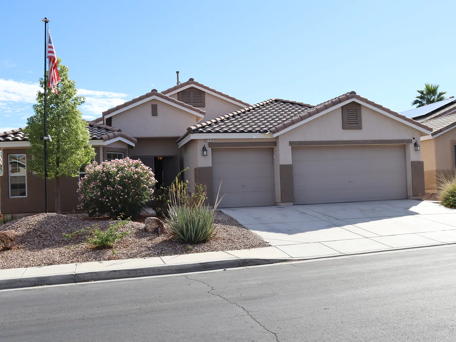 4 bed, 2146 sqft, $2,590 — Photo 2