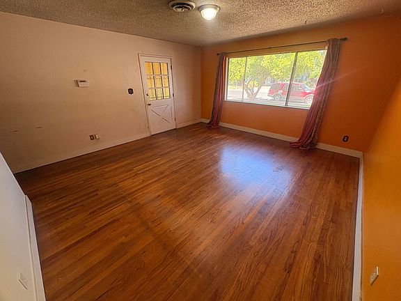 4th image of 1515 W Cambridge Avenue
