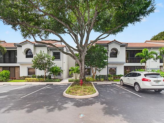 3rd image of 5450 Verona Drive #P