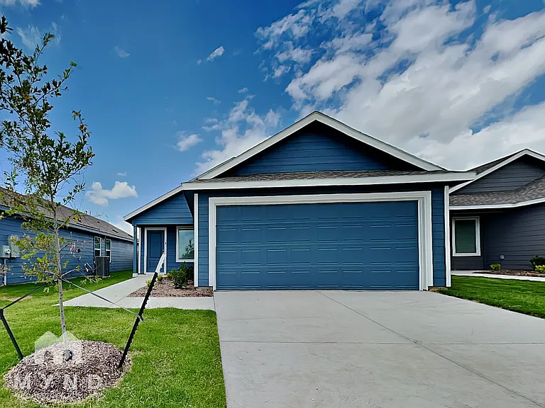 213 Poplar Pl — Photo 1