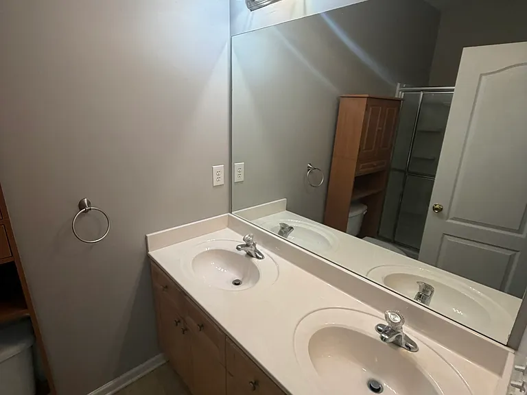 2414 Suwanee Pointe Dr — Photo 6