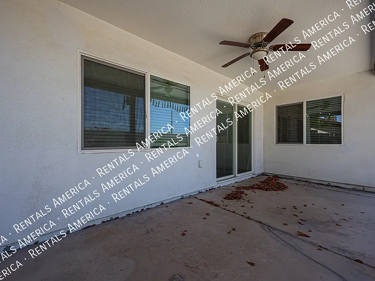 2902 W Straford Dr — Photo 32