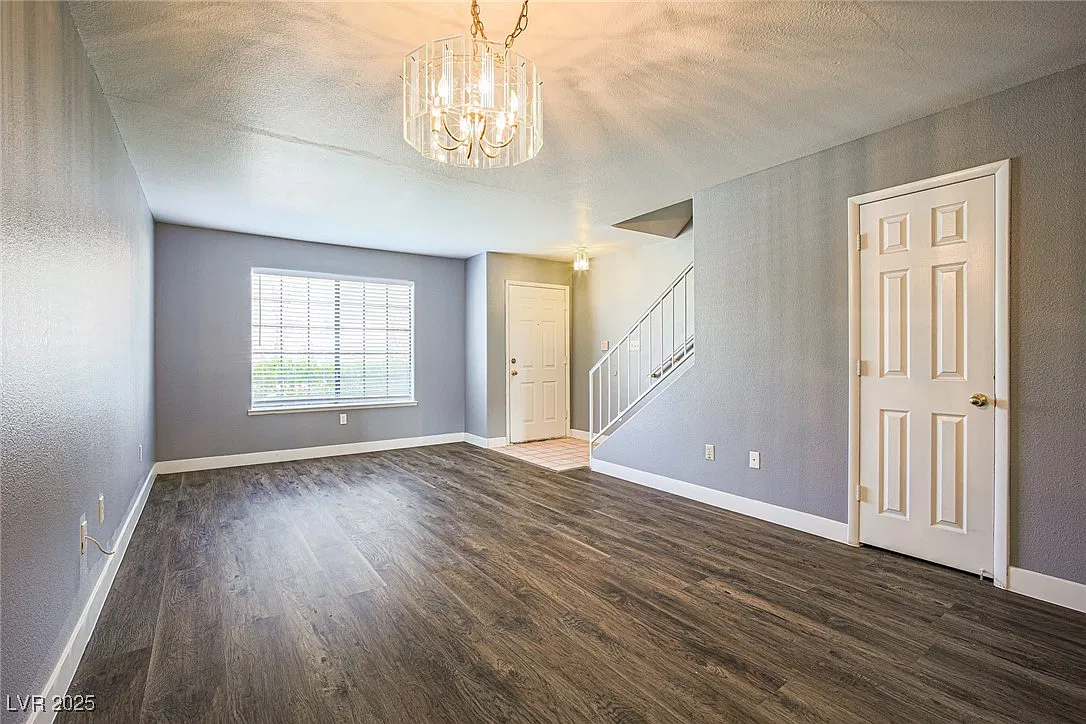 3 bed, 3.0 bath, 1412 sqft, $1,590 — Photo 1