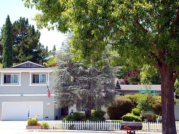 Quiet cul-de-sac in top location 