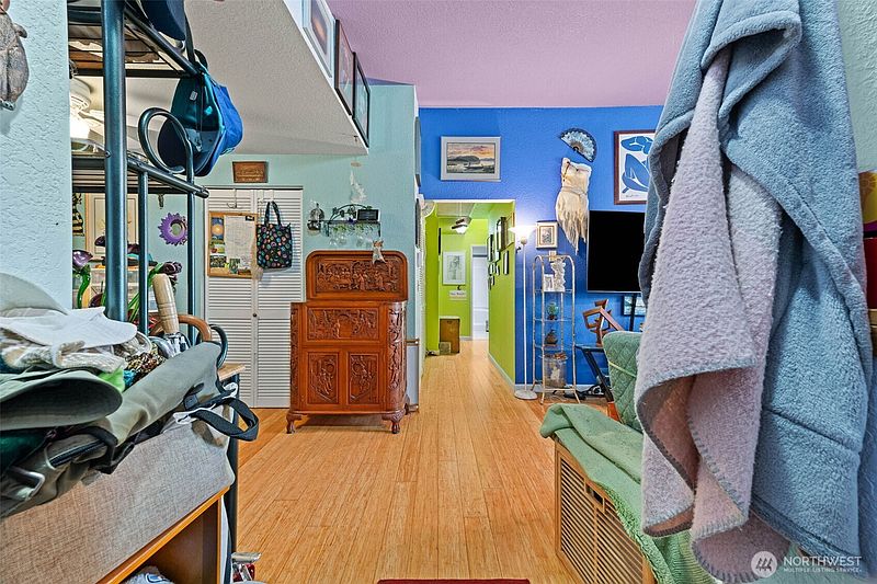 3rd image of 818 Berne Lane SE