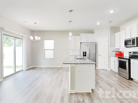 3rd image of 138 Spring Knoll Dr