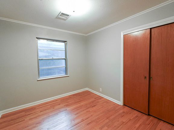 4th image of 715 Camilla Dr