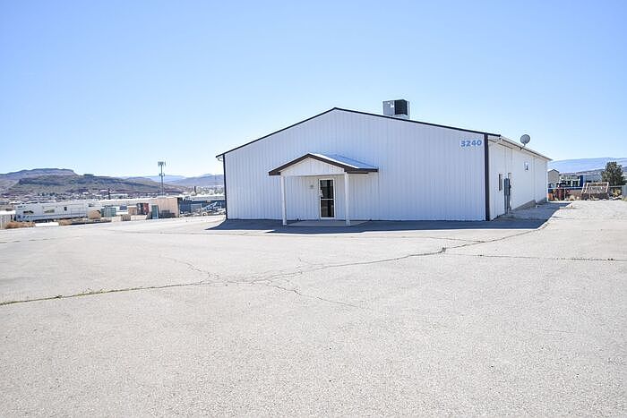 1st image of 3240 E Deseret Dr