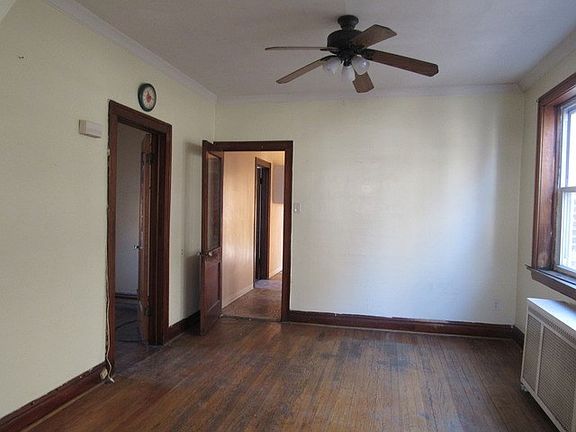 2nd image of 1407 S 61st Ct