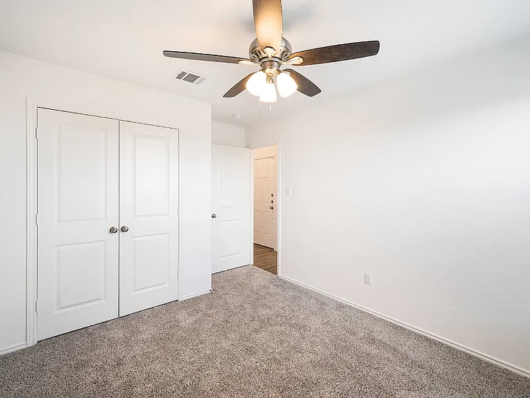 102 Sebring Cir — Photo 5