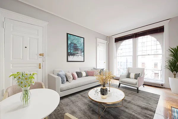 Rented by R New York | media 3