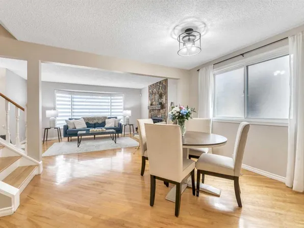 391 N Scenic Glen Pl NW, Calgary, AB T3L 1J5