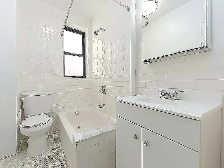 631 W 207th St #55631 — Photo 5