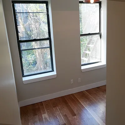 Rented by Nooklyn NYC LLC | media 46