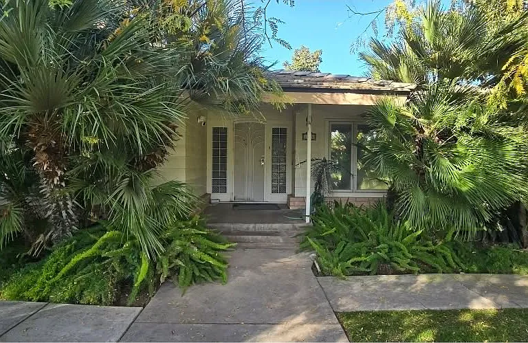 1176 W San Bruno Ave — Photo 2