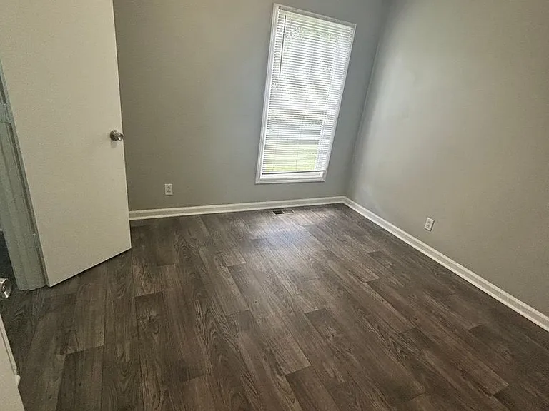 1237 Kendall Dr — Photo 21