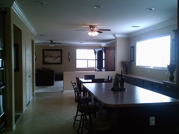 4th image of 834 E Penny Ln