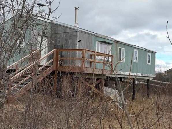 1020 Mallard Ln, Bethel, AK 99559