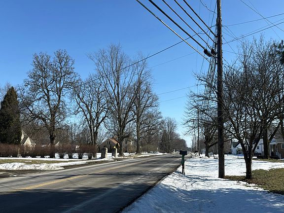 5th image of 3329 E High St