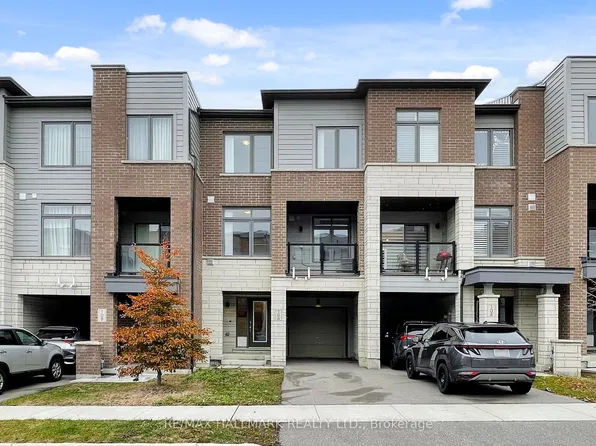 106 Bravo Ln, Newmarket, ON L3X 0L3