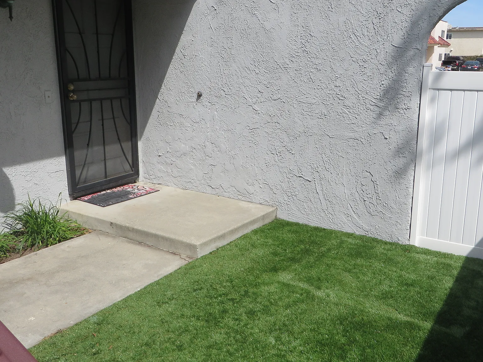 3 bed, 1500 sqft, $1,200 — Photo 1