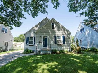 211 Bertch Ave, Waterloo, IA 50702