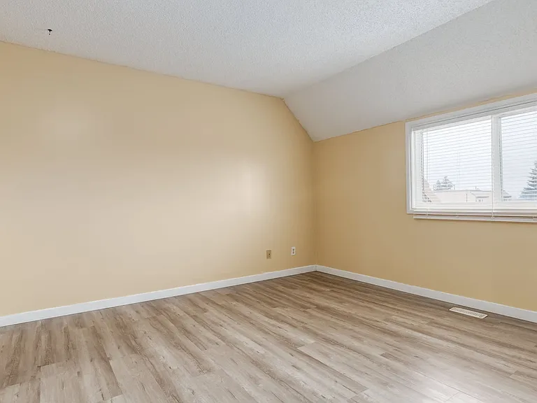 550 Rundlehorn Cir NE — Photo 39