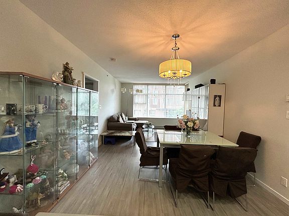 5th image of 3102 Windsor Gate #307