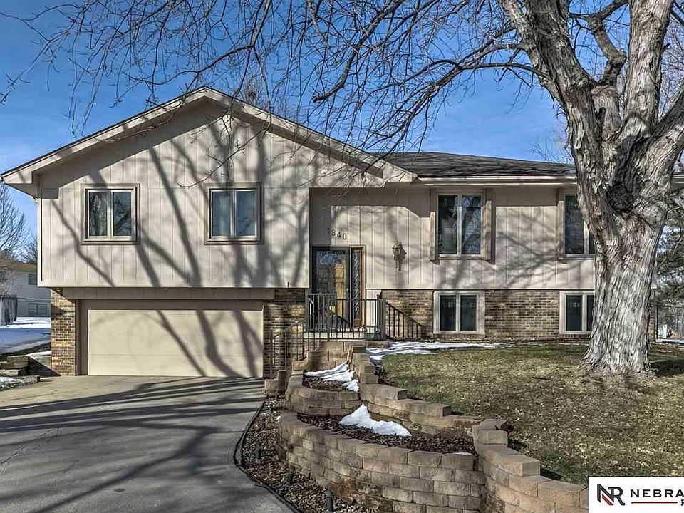 1st image of 1840 Victoria Cir