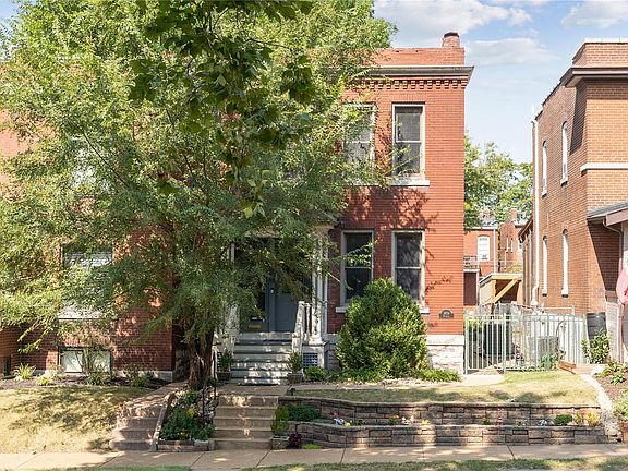 3rd image of 3859 Wyoming St