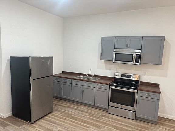 2nd image of 2616 Monterey St #102