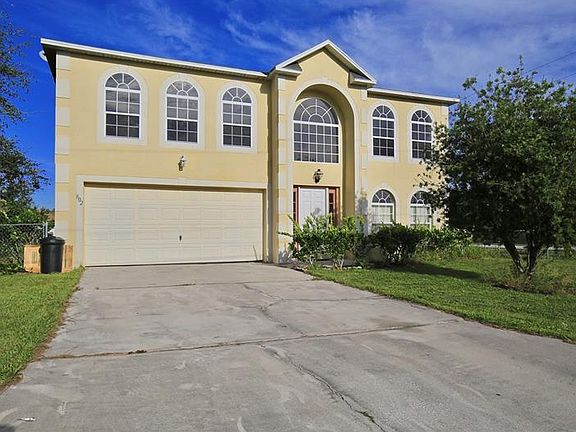 3rd image of 802 Savona Pl