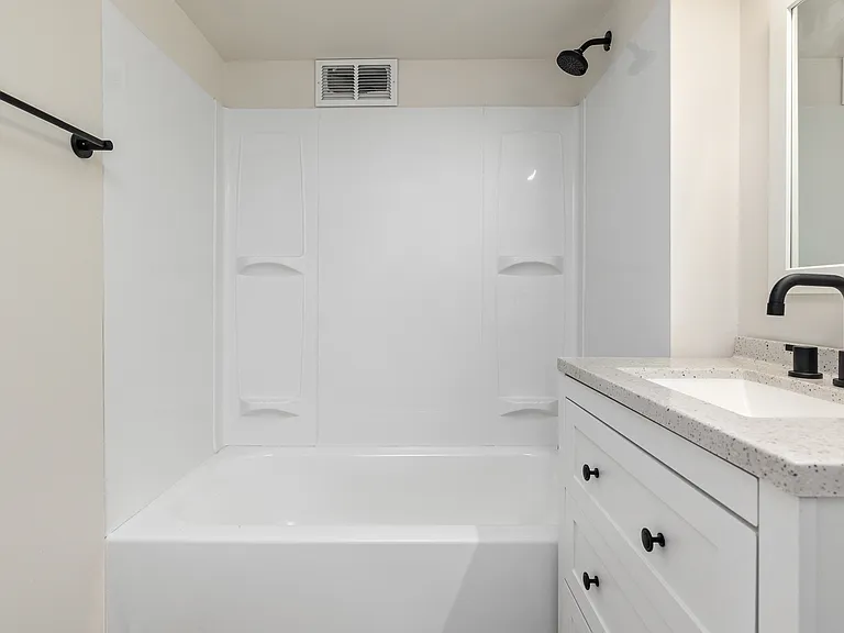 1020 15th Ave S #1 — Photo 10