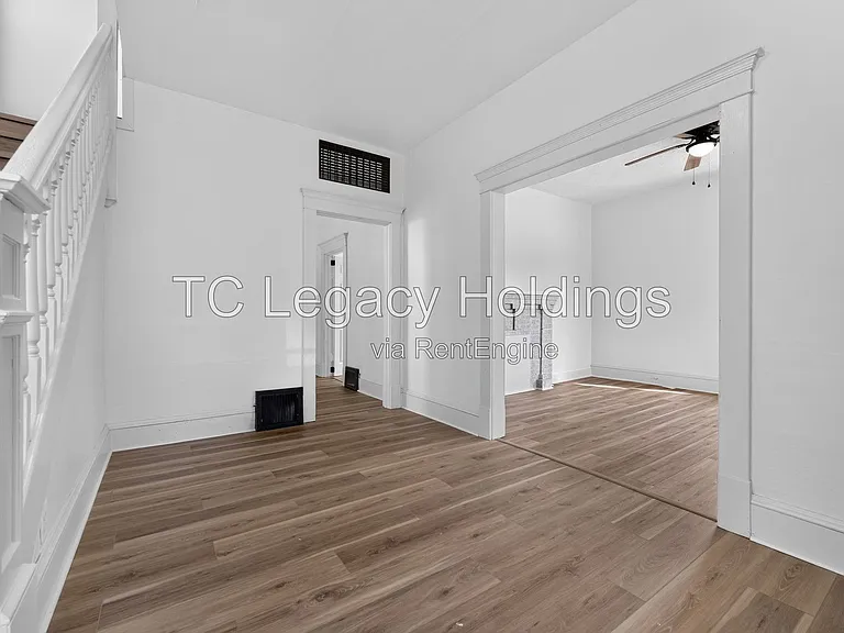 890 Traction St — Photo 12