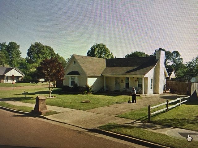 1st image of 2774 Lakeside Dr