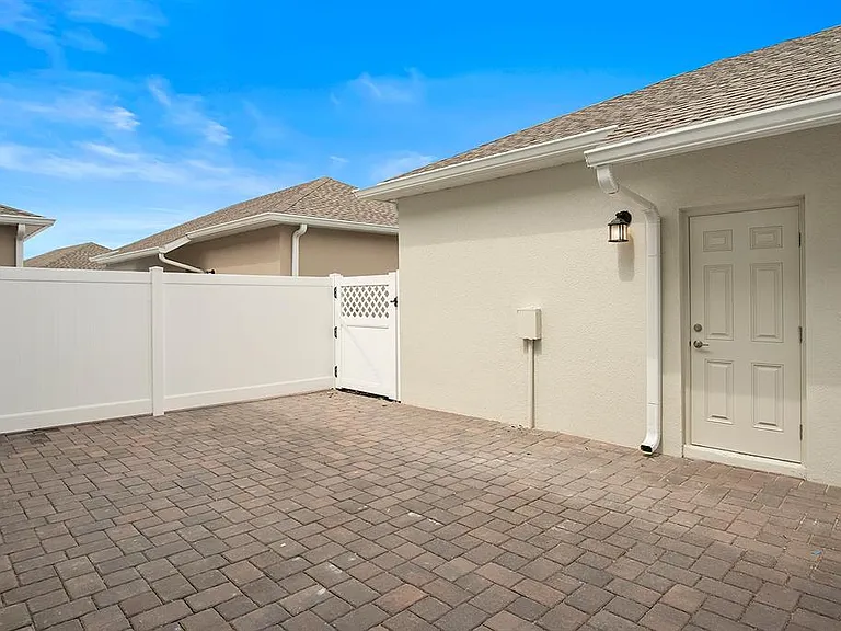 5643 Quiet Palm Loop — Photo 8