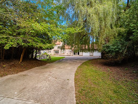 4th image of 537 2nd St