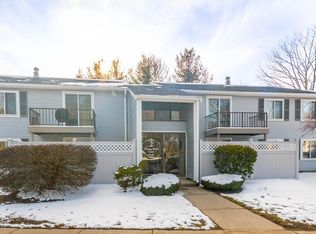 2 Village Rock Ln APT 1, Natick, MA 01760